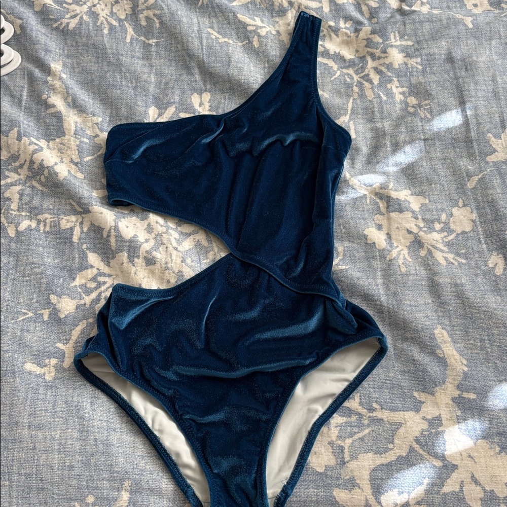 SOLID & STRIPED Blue One-Shoulder Swimsuit